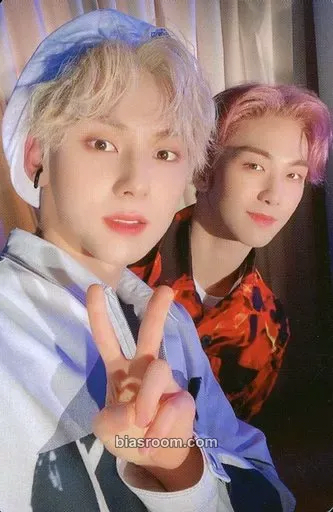 The Nocturne Photocard - NU'EST - NU'EST K-pop photocard