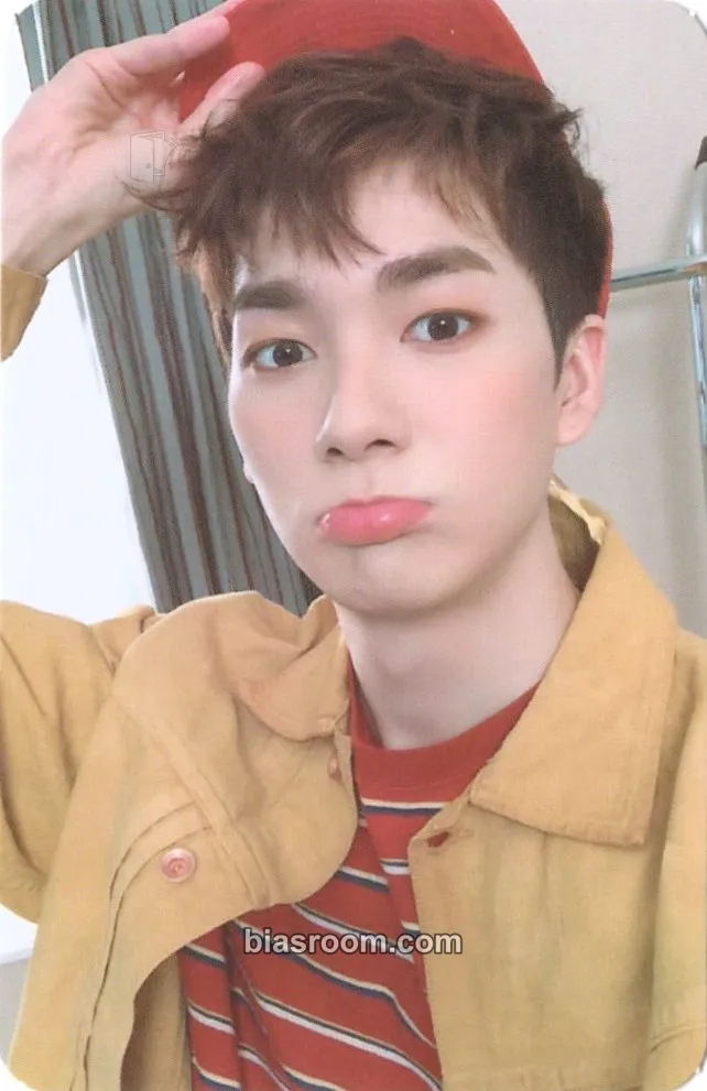 Aron The Table Photocard - NU'EST - NU'EST K-pop photocard