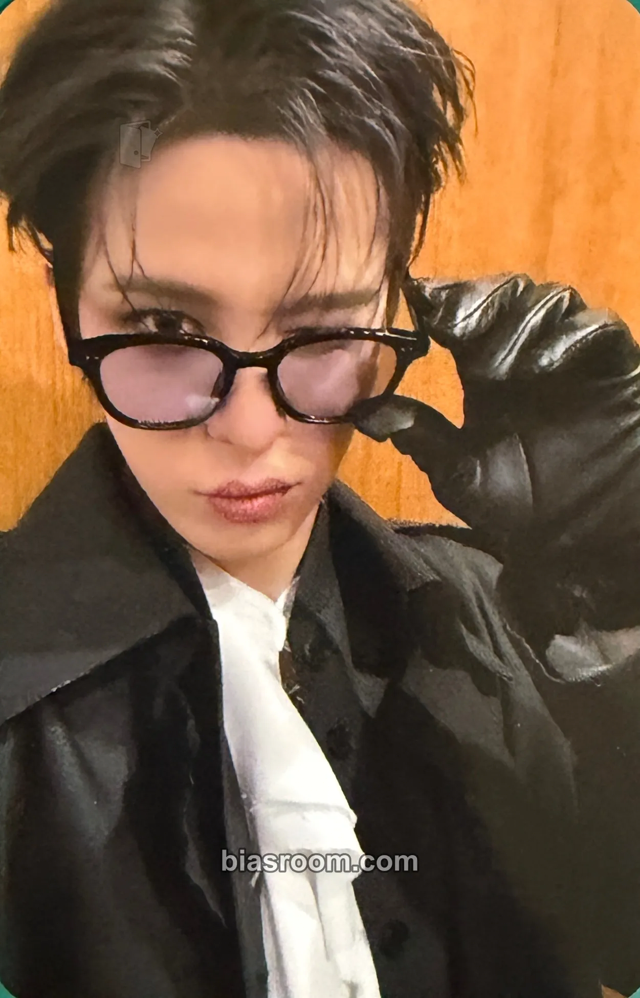 Yunho GOLDEN HOUR : Part.3 'In Your Fantasy Edition' Photocard - ATEEZ - ATEEZ K-pop photocard