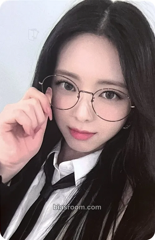 Yuna KILL MY DOUBT Photocard - ITZY - ITZY K-pop photocard