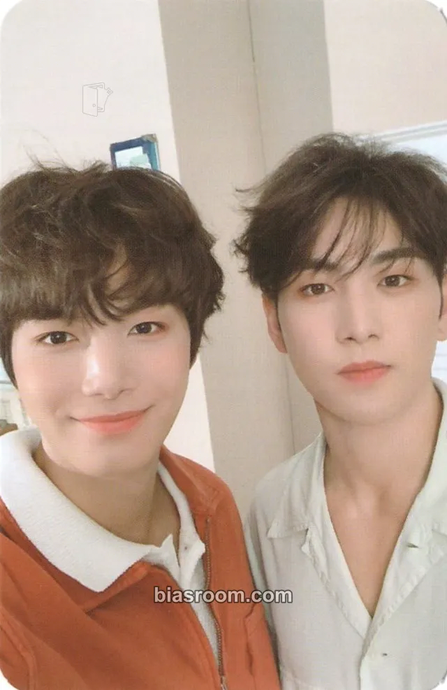 The Table Photocard - NU'EST - NU'EST K-pop photocard