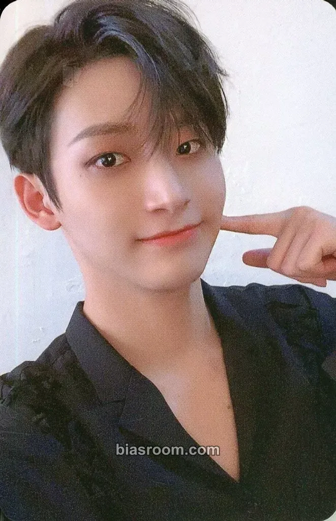 Jungmo HIDEOUT: THE NEW DAY WE STEP INTO - SEASON 2 Photocard - CRAVITY - CRAVITY K-pop photocard