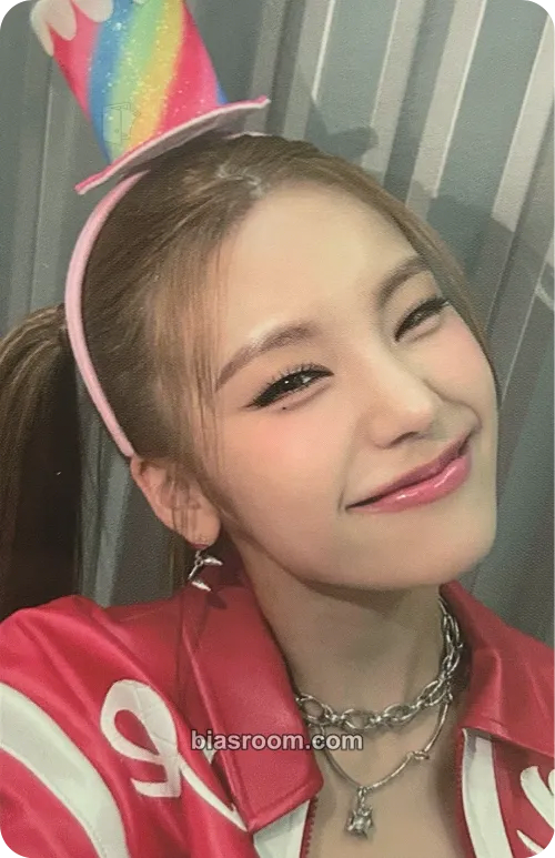 Yeji KILL MY DOUBT Photocard - ITZY - ITZY K-pop photocard