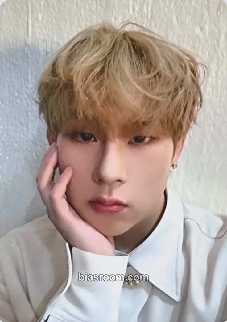 Joohoney Lights Photocard - MONSTA X - MONSTA X K-pop photocard