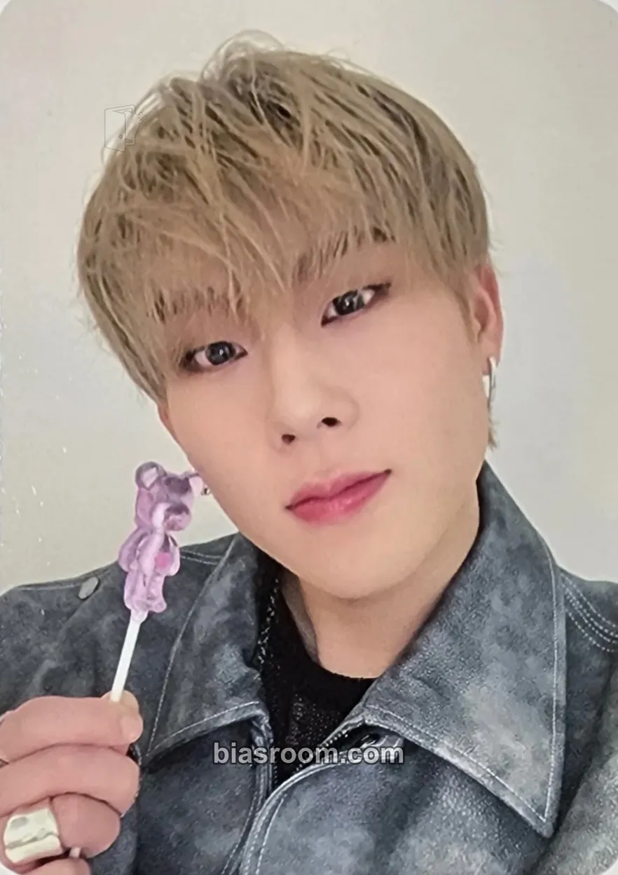 Joohoney Lights Photocard - MONSTA X - MONSTA X K-pop photocard