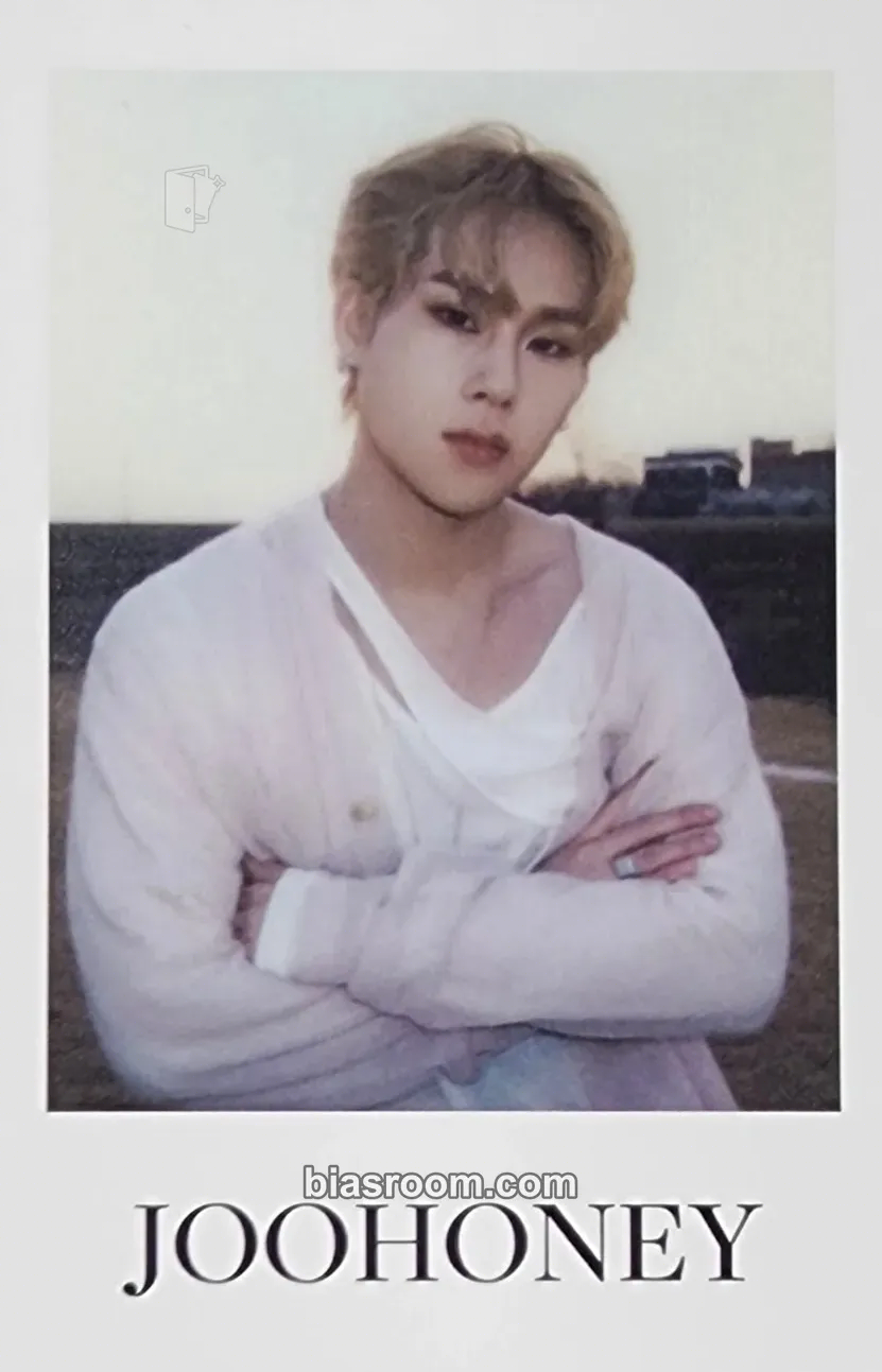 Joohoney Lights Photocard - MONSTA X - MONSTA X K-pop photocard