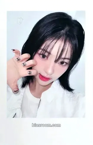 Lynn Performante Photocard - tripleS - tripleS K-pop photocard
