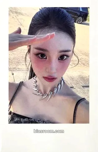Jiyeon Performante Photocard - tripleS - tripleS K-pop photocard
