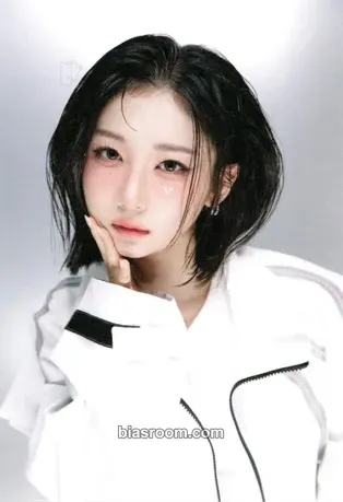 Kaede Performante Photocard - tripleS - tripleS K-pop photocard