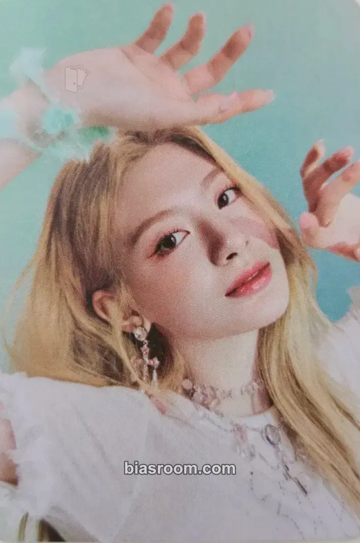 Seeun WE NEED LOVE Photocard - STAYC - STAYC K-pop photocard