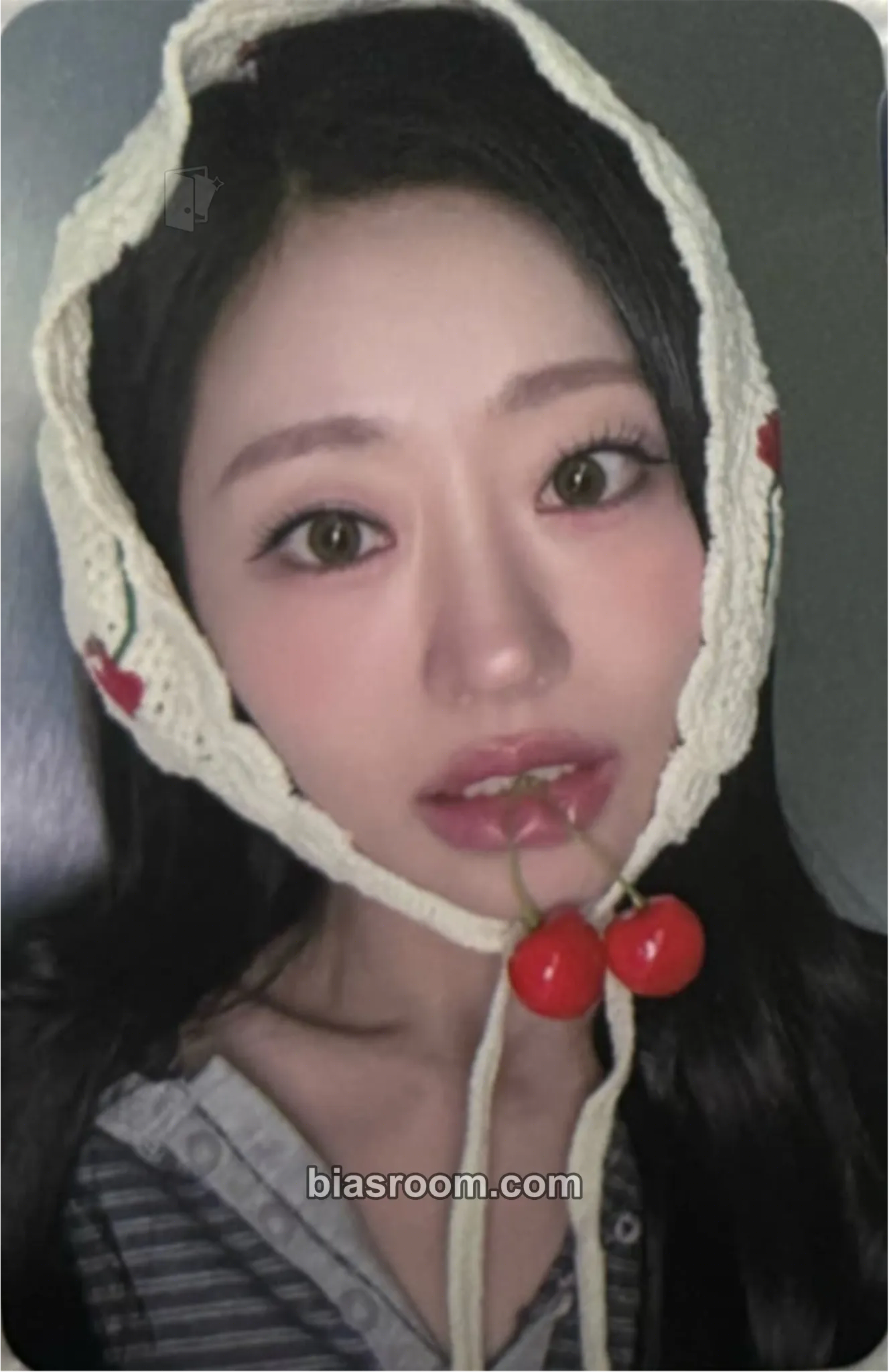 Julie Who Is She Photocard - KISS OF LIFE - KISS OF LIFE K-pop photocard
