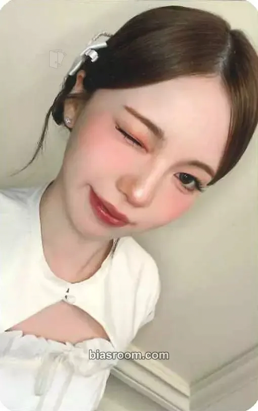 Ayaka New Emotion Photocard - NiziU - NiziU K-pop photocard