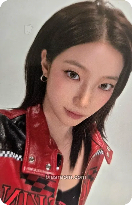 Kazuha VR Concert: Invitation Photocard - LE SSERAFIM - LE SSERAFIM K-pop photocard