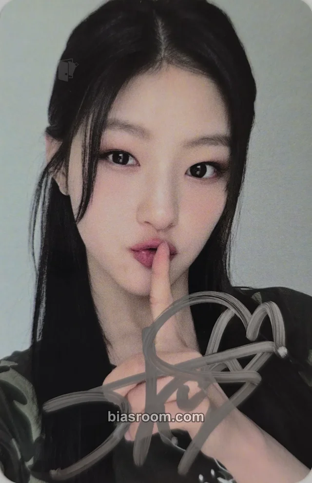 KISS OF LIFE - Haneul - Midas Touch Album hellolive video call (fancall) round 3 winner benefit signed