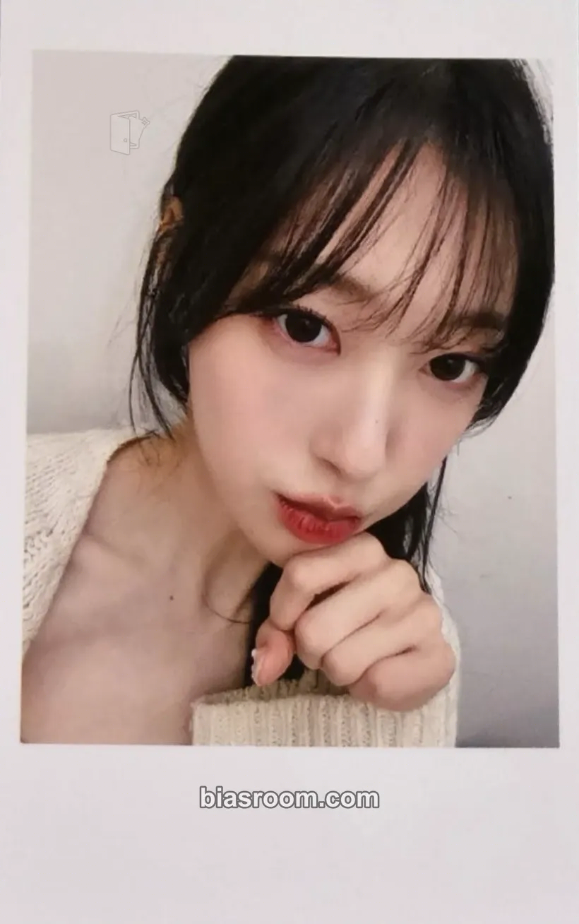 Choerry 2026 Season's Greetings: The Five Muses of Hanok Photocard - ARTMS - ARTMS K-pop photocard