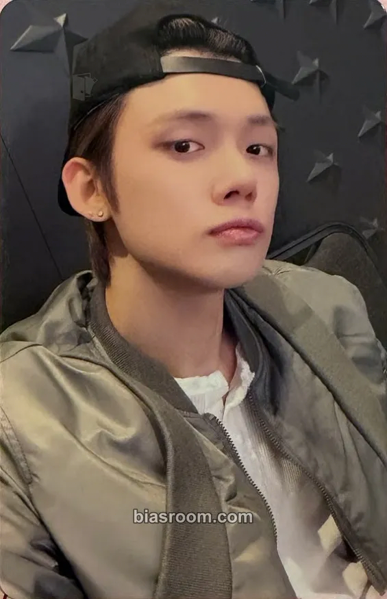 Yeonjun 7TH YEAR: A Moment of Stillness in the Thorns Photocard - TOMORROW X TOGETHER - TOMORROW X TOGETHER K-pop photocard