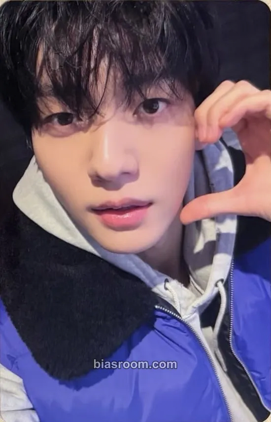 Soobin 7TH YEAR: A Moment of Stillness in the Thorns Photocard - TOMORROW X TOGETHER - TOMORROW X TOGETHER K-pop photocard