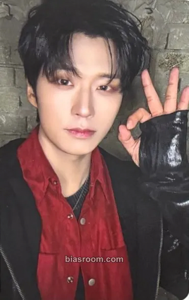 Uchan 01 Photocard - V01D - V01D K-pop photocard