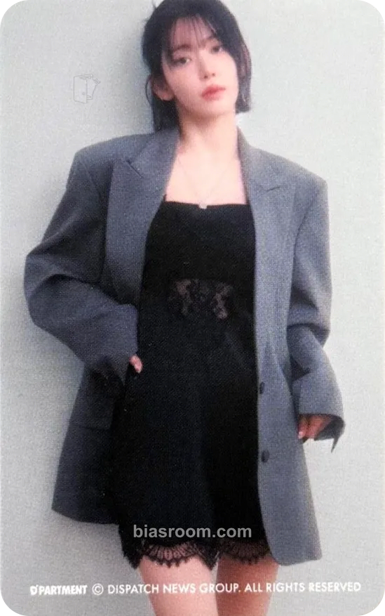 Sakura D'ICON Issue N°32 Photocard - LE SSERAFIM - LE SSERAFIM K-pop photocard
