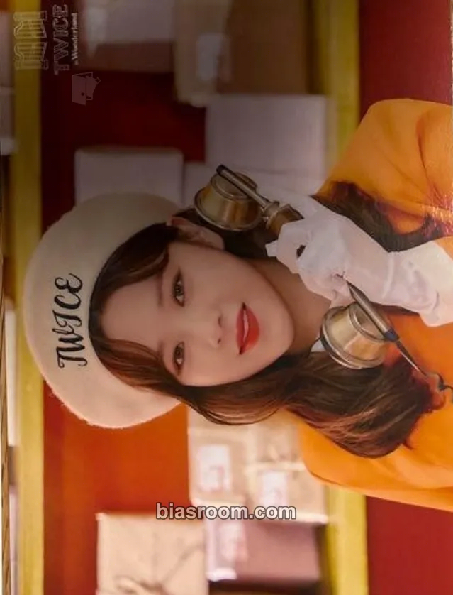 Jeongyeon TWICE in Wonderland Photocard - TWICE - TWICE K-pop photocard