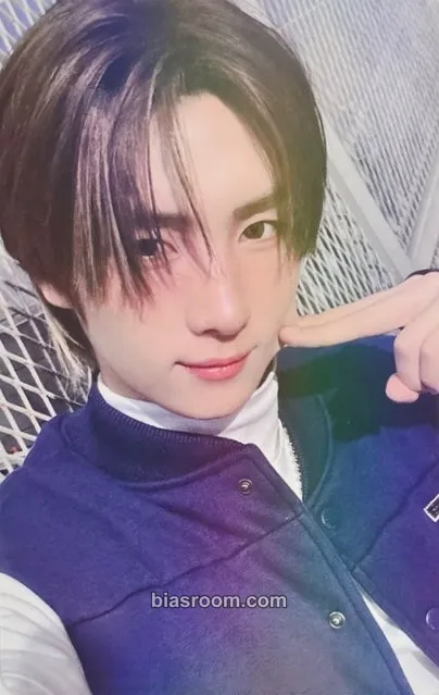 Youngjae play hard Photocard - TWS - TWS K-pop photocard