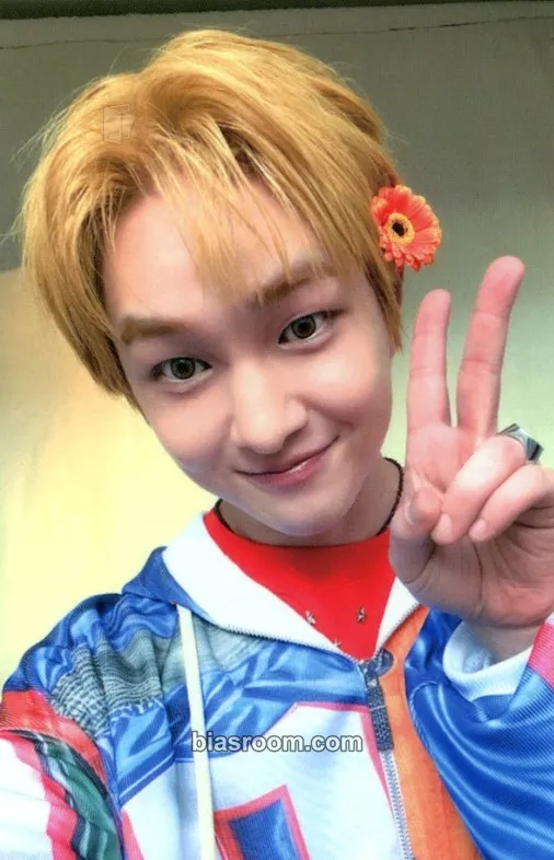 Onew Onew 2nd Album PERCENT Pop-Up Store Photocard - SHINee - SHINee K-pop photocard