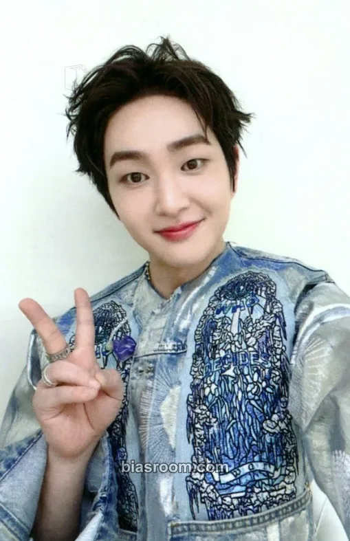 Onew Onew 2nd Album PERCENT Pop-Up Store Photocard - SHINee - SHINee K-pop photocard