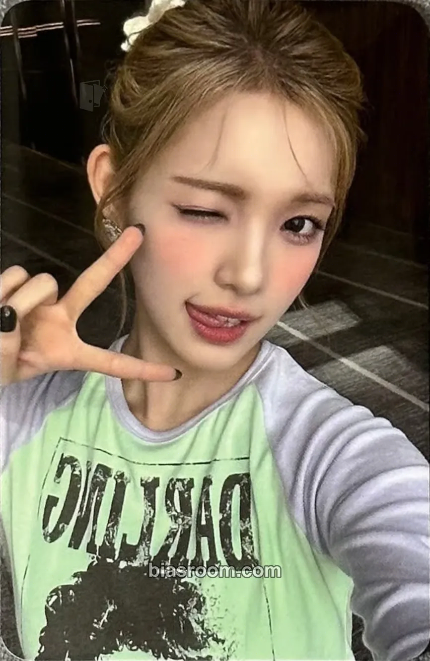 Yuha FOCUS Photocard - Hearts2Hearts - Hearts2Hearts K-pop photocard