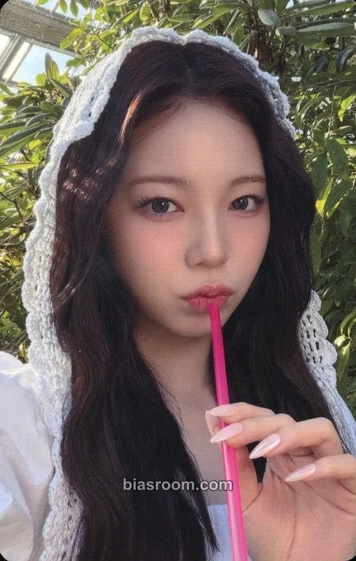 Ayaka Good Girl But Not For You Photocard - NiziU - NiziU K-pop photocard