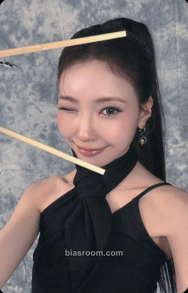 Mayuka Good Girl But Not For You Photocard - NiziU - NiziU K-pop photocard