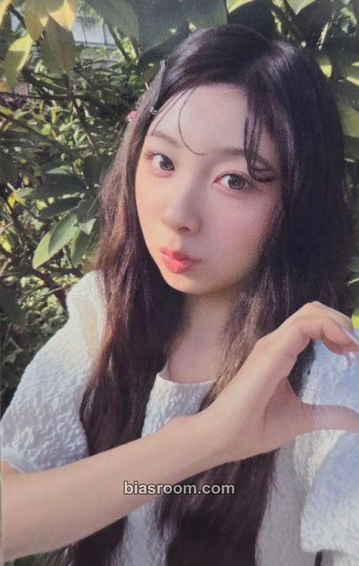 Miihi Good Girl But Not For You Photocard - NiziU - NiziU K-pop photocard
