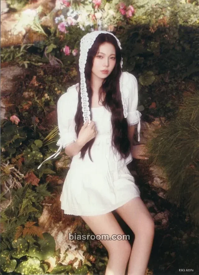 NiziU - Ayaka - Good Girl But Not For You Album album inclusion postcard limited edition
