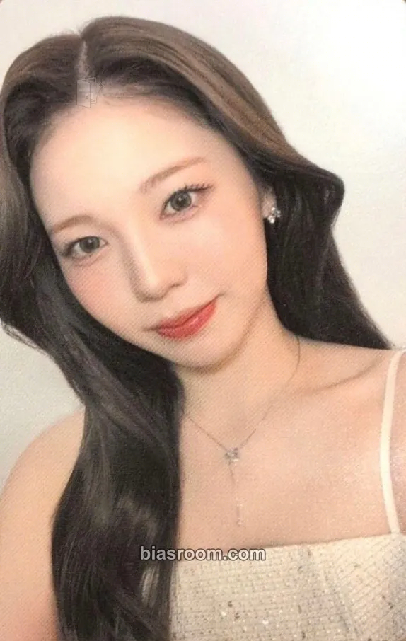 Ayaka Good Girl But Not For You Photocard - NiziU - NiziU K-pop photocard