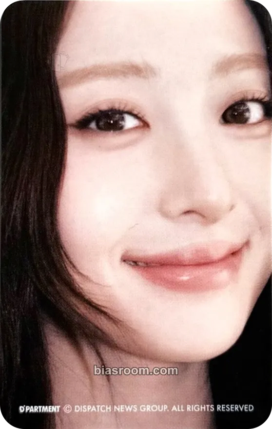 Huh Yunjin D'ICON Issue N°32 Photocard - LE SSERAFIM - LE SSERAFIM K-pop photocard