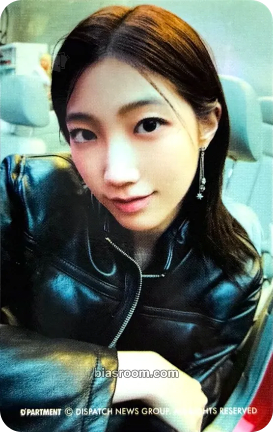 Kazuha D'ICON Issue N°32 Photocard - LE SSERAFIM - LE SSERAFIM K-pop photocard
