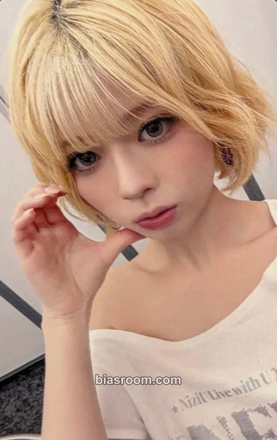 Riku Good Girl But Not For You Photocard - NiziU - NiziU K-pop photocard