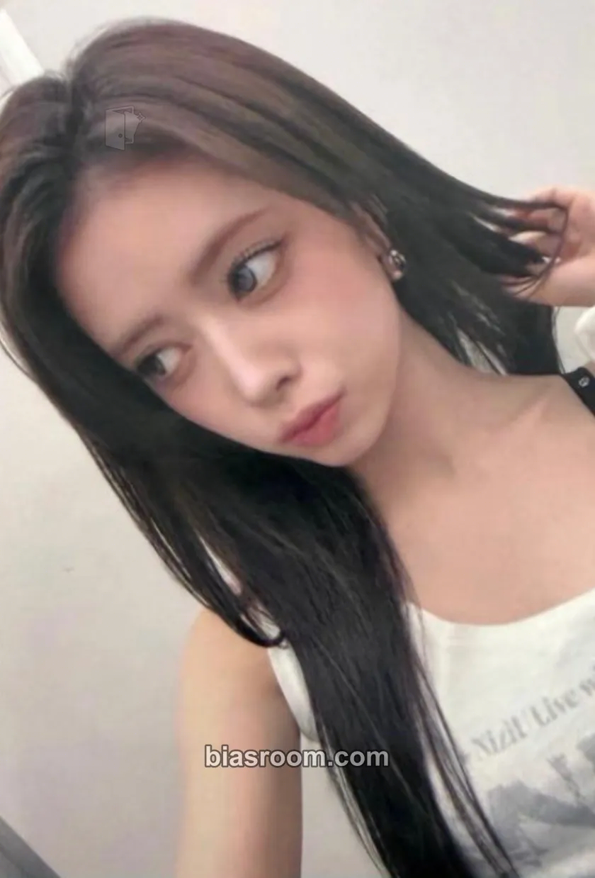 Rima Good Girl But Not For You Photocard - NiziU - NiziU K-pop photocard