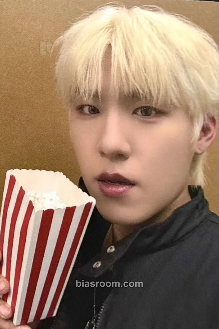 Woojin SEVEN : CRIMSON HORIZON Photocard - AB6IX - AB6IX K-pop photocard