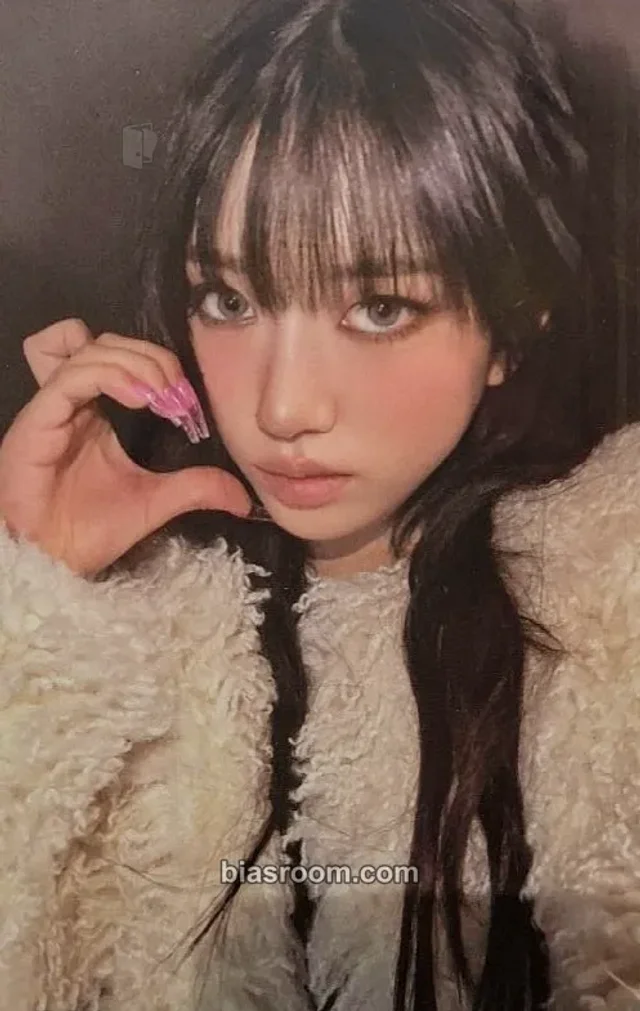 MEOVV - Sooin - BURNING UP Album merch photocard trading card A version