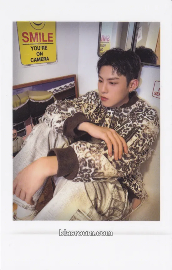 Woojin UPSIDE DOWN Photocard - AB6IX - AB6IX K-pop photocard