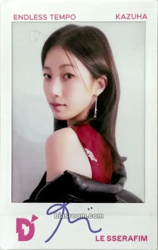 Kazuha D'ICON Issue N°32 Photocard - LE SSERAFIM - LE SSERAFIM K-pop photocard
