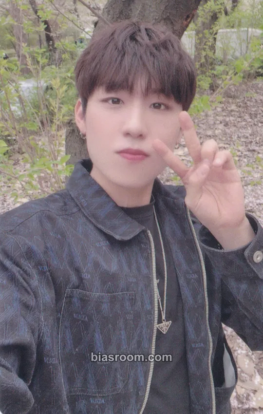 Woojin 5th Anniversary Abbi Caffe Photocard - AB6IX - AB6IX K-pop photocard