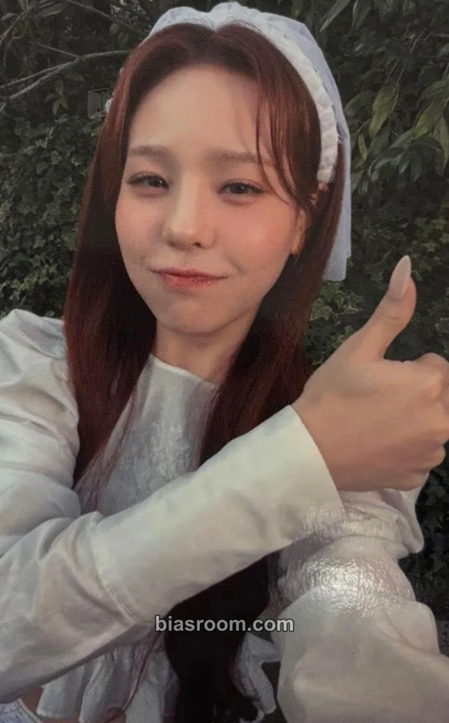 Mako Good Girl But Not For You Photocard - NiziU - NiziU K-pop photocard