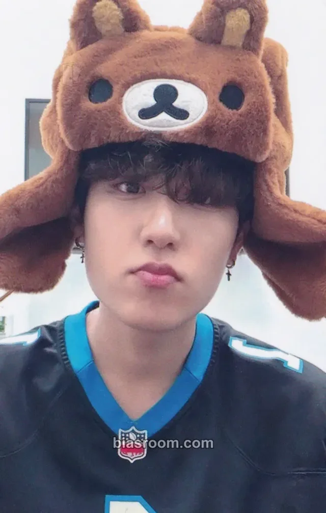 AB6IX - Woojin - BORN LIKE THIS Album video call (fancall) jump up