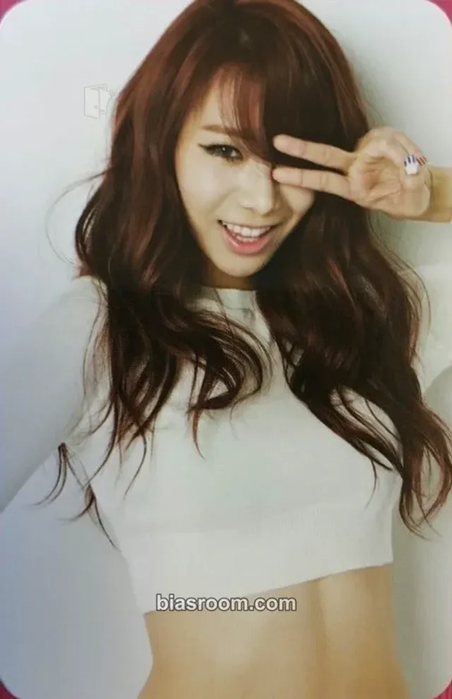 BESTie - U-Ji - Love Emotion Album album photocard