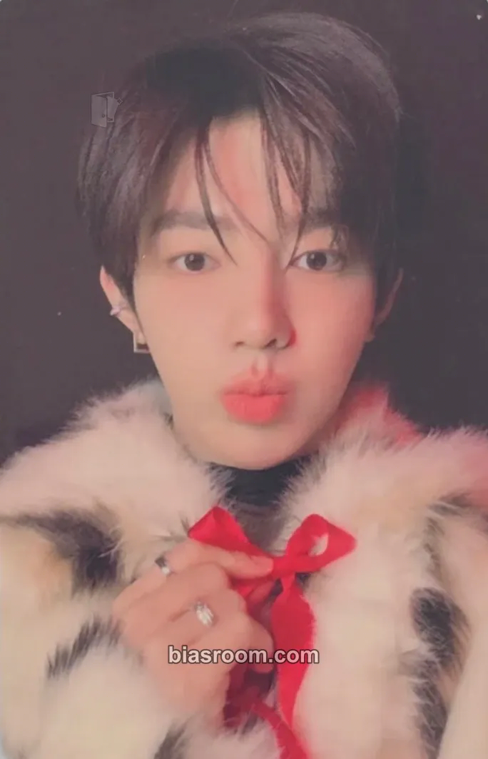 Hao Blue Paradise Photocard - ZEROBASEONE - ZEROBASEONE K-pop photocard