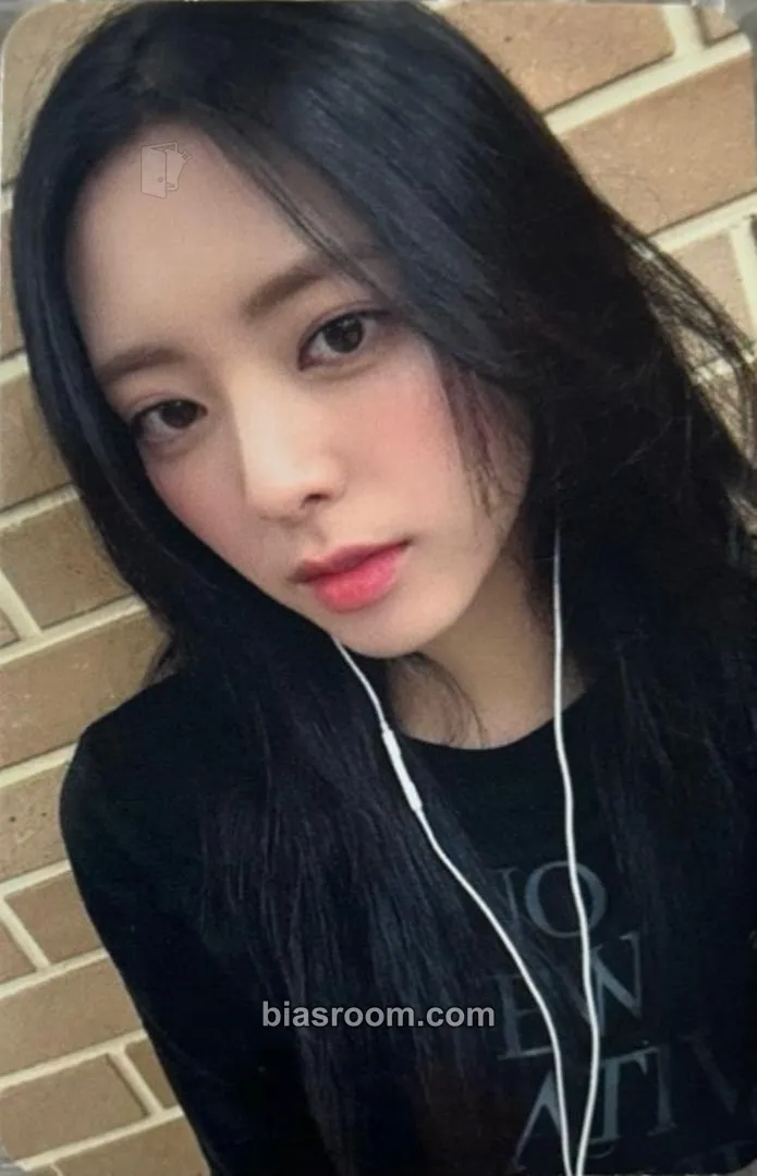 Yuna KILL MY DOUBT Photocard - ITZY - ITZY K-pop photocard