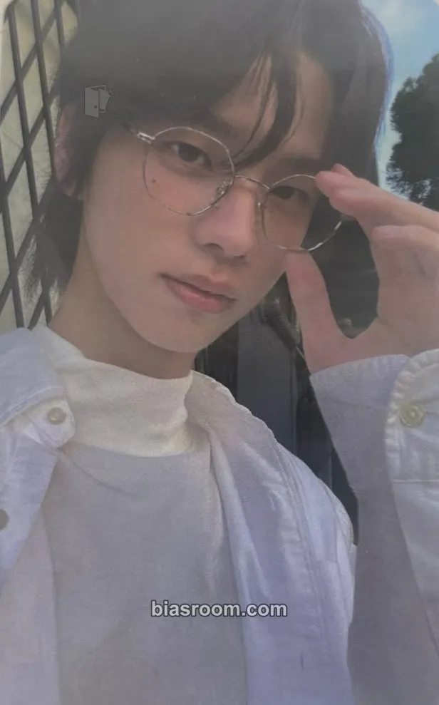 Shinyu Sparkling Blue Photocard - TWS - TWS K-pop photocard