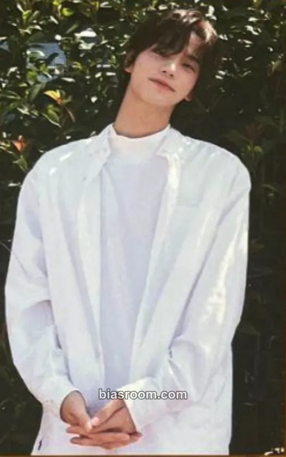 Shinyu Sparkling Blue Photocard - TWS - TWS K-pop photocard