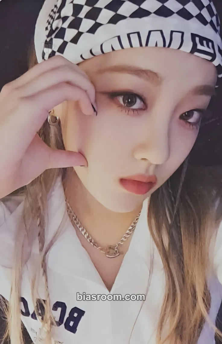 Chloe Dear Diary Moment Photocard - cignature - cignature K-pop photocard